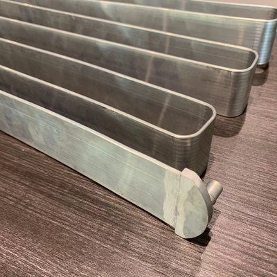 Flachkühlrohr aus Aluminium mit Mikrokanaliband für die ev-Prisma-Seitenkühlung der Batterie