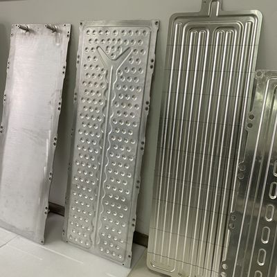 6061 Mühlendverdrängungs-lochendes Aluminiumkühlblech