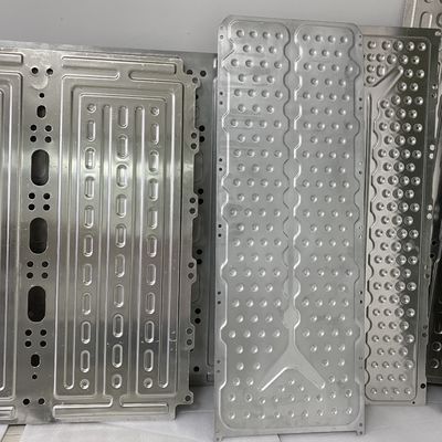 6061 Mühlendverdrängungs-lochendes Aluminiumkühlblech