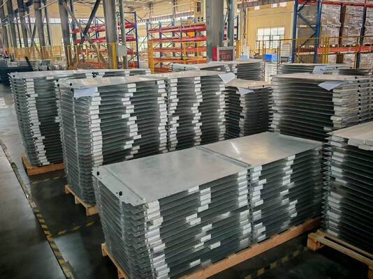 Qualität Epoxidpulverbeschichtete 104S Flüssigkühlerplatte für Energiespeicher-Batteriekühlsysteme Fabrik