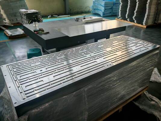 Qualität Hochzuverlässige 1P104S Aluminium-Kühlplatte mit Helium-Dichtheitsprüfung für ESS-Anwendungen Fabrik